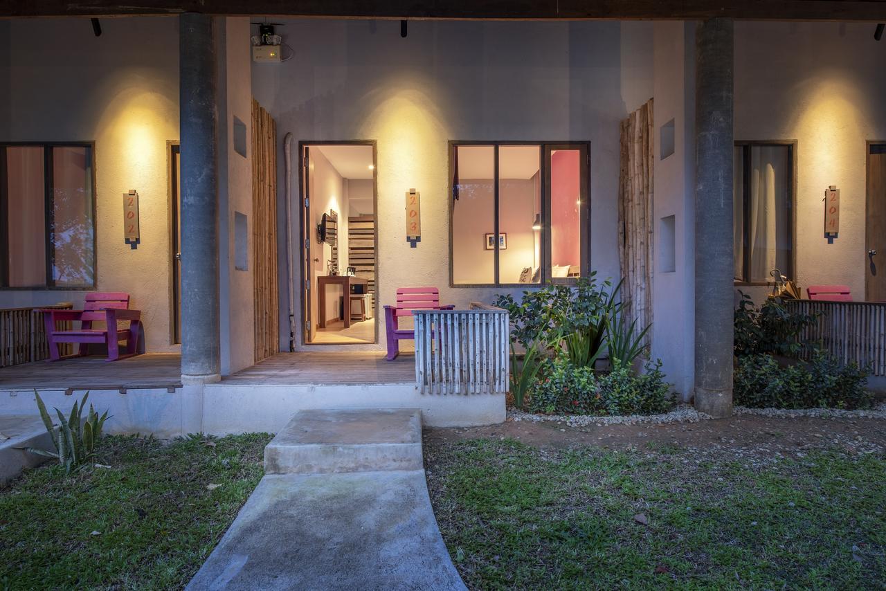 Bar And Bed Resort @ Samed Koh Samet Exterior photo